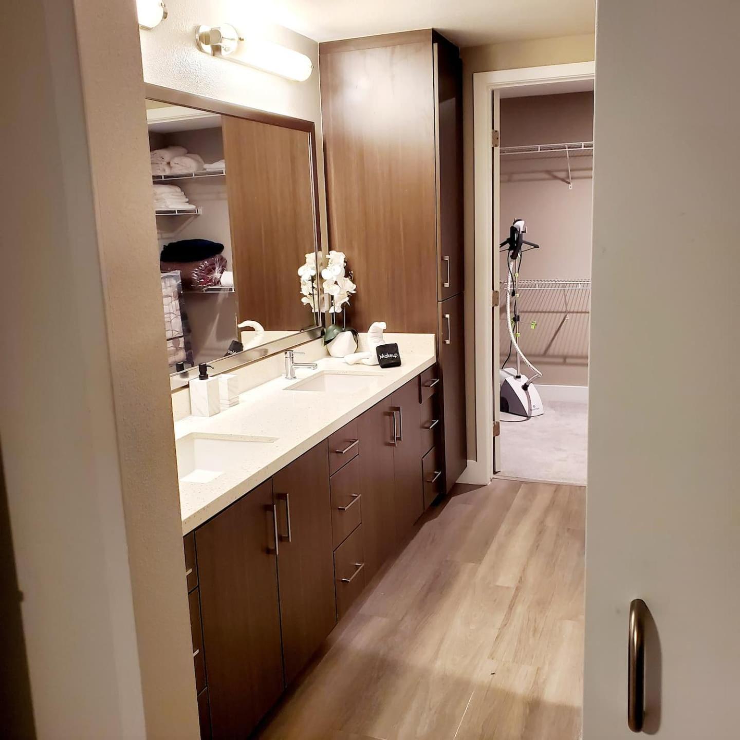Spacious 22, Wi-fi, Pool, Hot Tub, 24hr Gym Apartamento *
